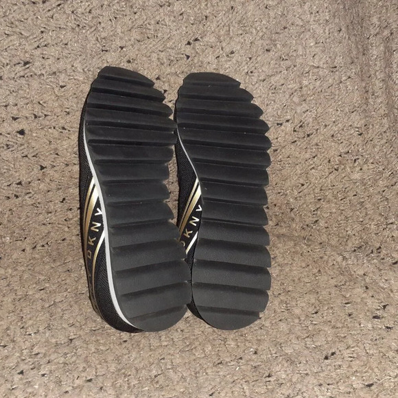 DKNY-Abbi Pull On Sock  Sneaker-Air Knit-Black/White/Gold-Sz 9.5-Near Mint - Picture 8 of 8